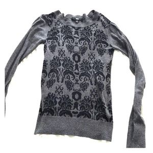 Soft grey sweater with cool design & sleeve detail